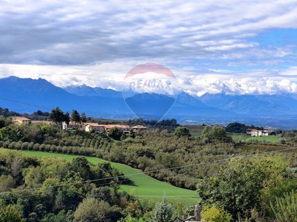 casa indipendente in vendita a Belvedere Langhe