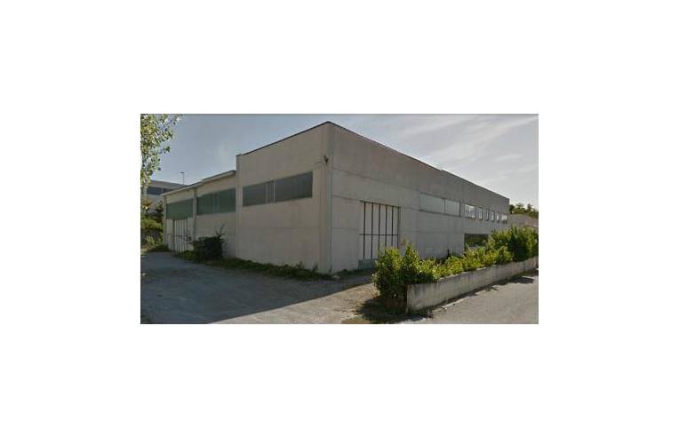 locale commerciale in vendita a Belvedere Langhe