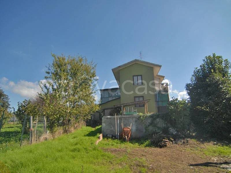 casa indipendente in vendita a Belvedere Langhe