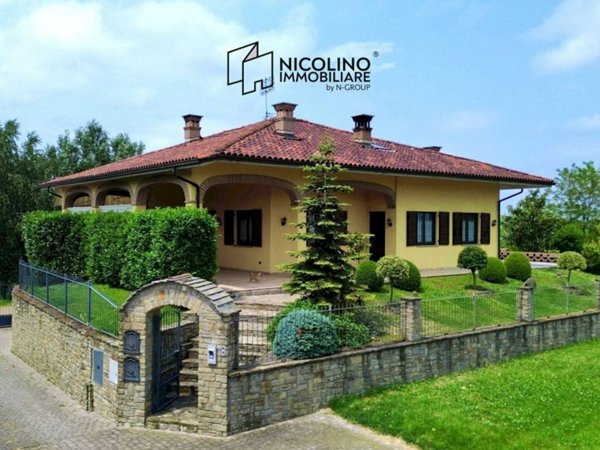 casa indipendente in vendita a Belvedere Langhe