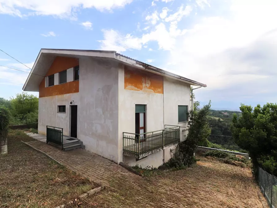 casa indipendente in vendita a Belvedere Langhe
