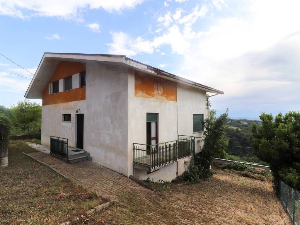 casa indipendente in vendita a Belvedere Langhe