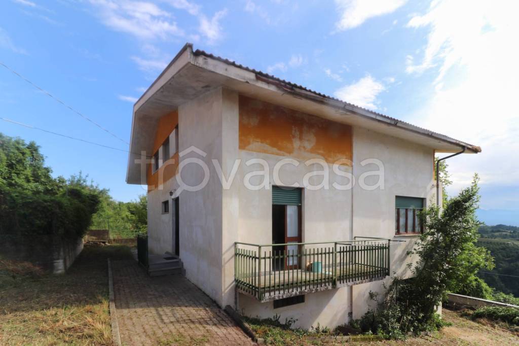 casa indipendente in vendita a Belvedere Langhe