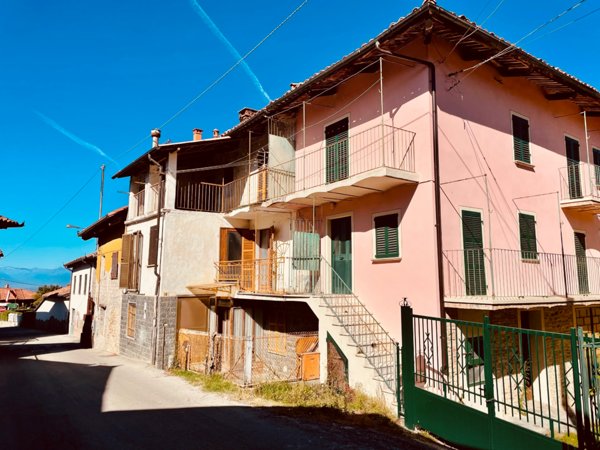 casa indipendente in vendita a Belvedere Langhe