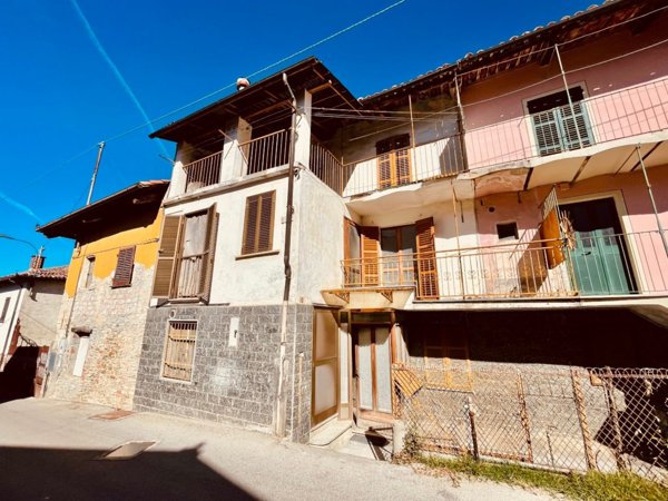 casa indipendente in vendita a Belvedere Langhe
