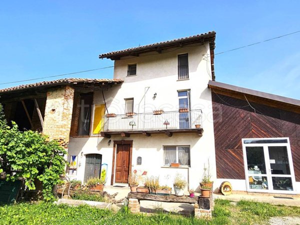 casa indipendente in vendita a Bene Vagienna in zona Gorra