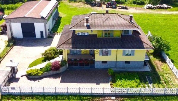 casa indipendente in vendita a Bene Vagienna