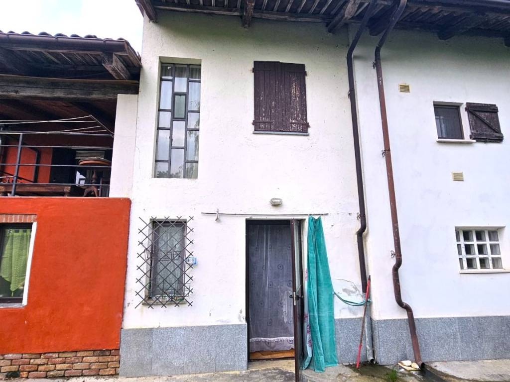 casa indipendente in vendita a Bene Vagienna in zona Gorra
