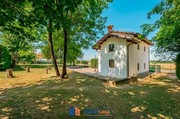 casa indipendente in vendita a Bene Vagienna in zona Isola