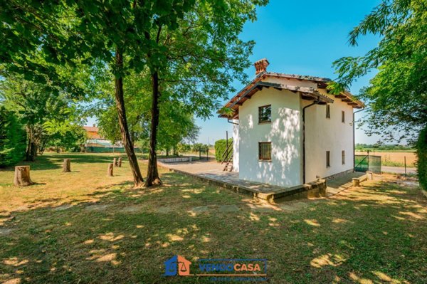 casa indipendente in vendita a Bene Vagienna in zona Isola