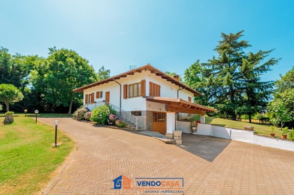 casa indipendente in vendita a Bene Vagienna in zona Isola