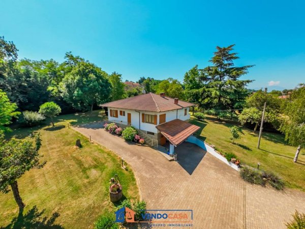 casa indipendente in vendita a Bene Vagienna in zona Isola