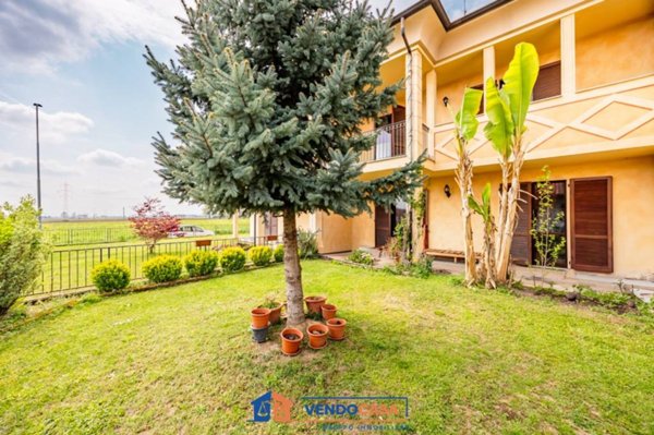 casa indipendente in vendita a Bene Vagienna