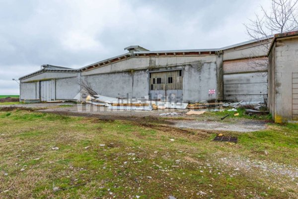 capannone in vendita a Bene Vagienna in zona Buretto