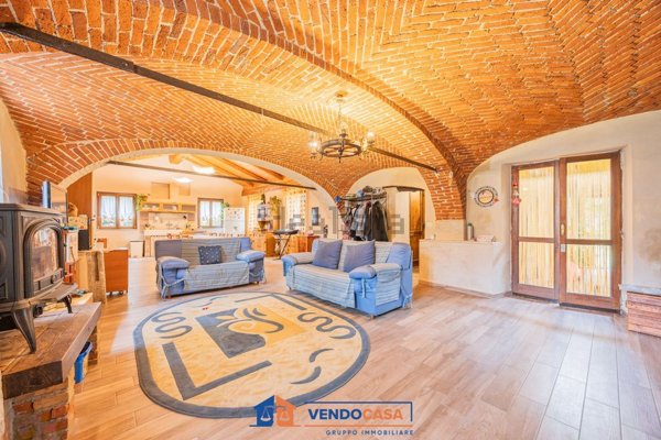 casa indipendente in vendita a Bene Vagienna in zona Gorra