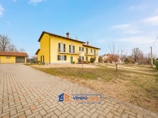 casa indipendente in vendita a Bene Vagienna