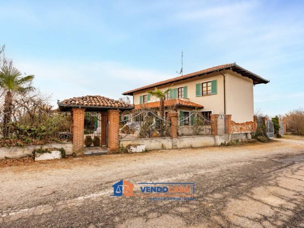 casa indipendente in vendita a Bene Vagienna
