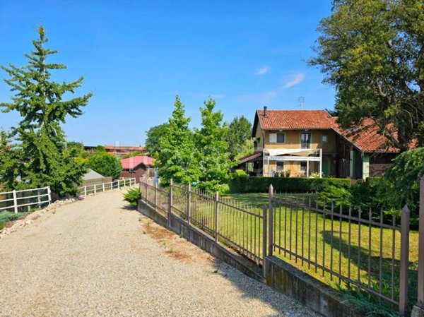 casa indipendente in vendita a Bene Vagienna in zona Podio