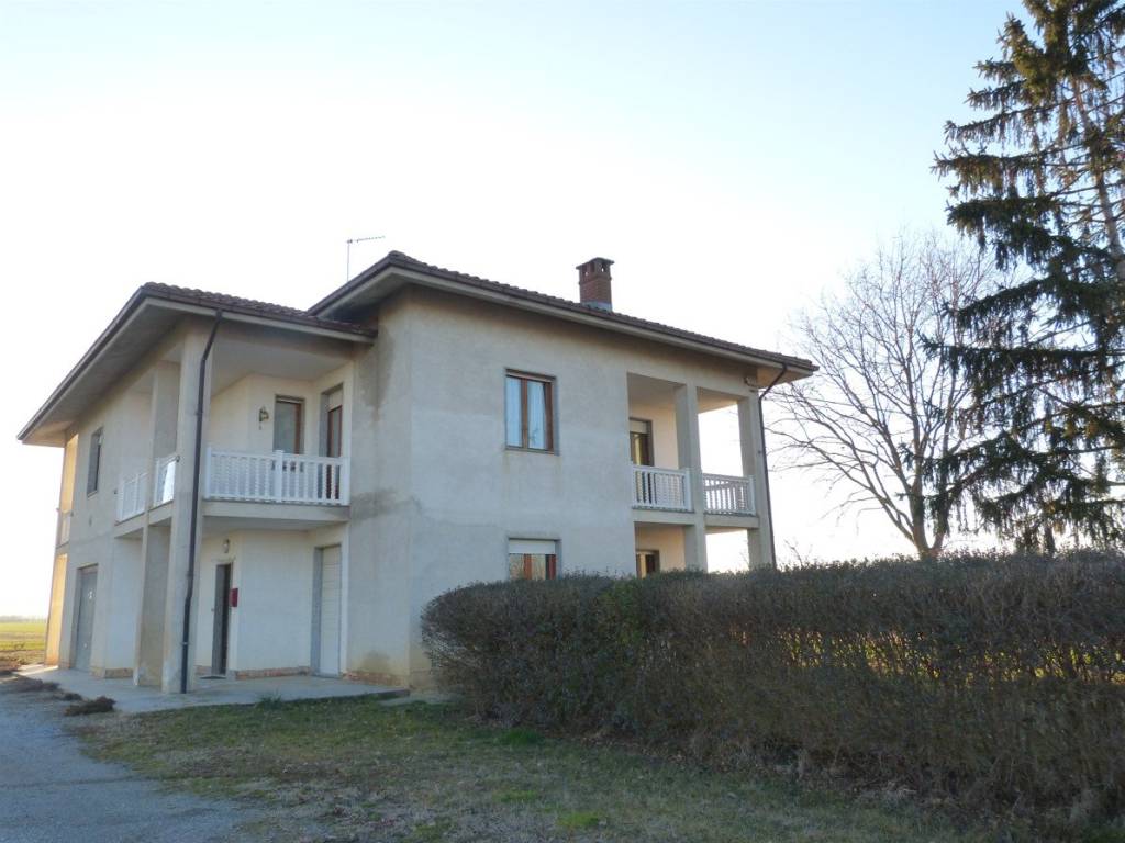 casa indipendente in vendita a Bene Vagienna