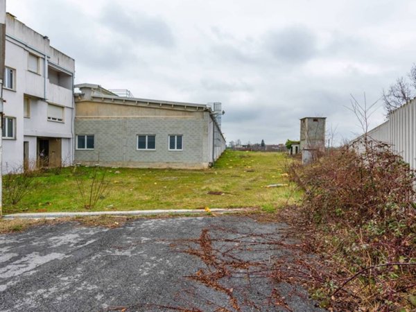 locale commerciale in vendita a Bene Vagienna in zona Buretto