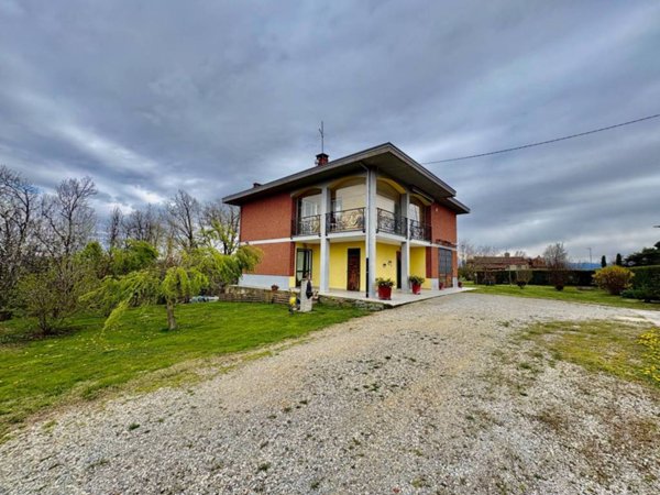 casa indipendente in vendita a Bene Vagienna in zona Buretto