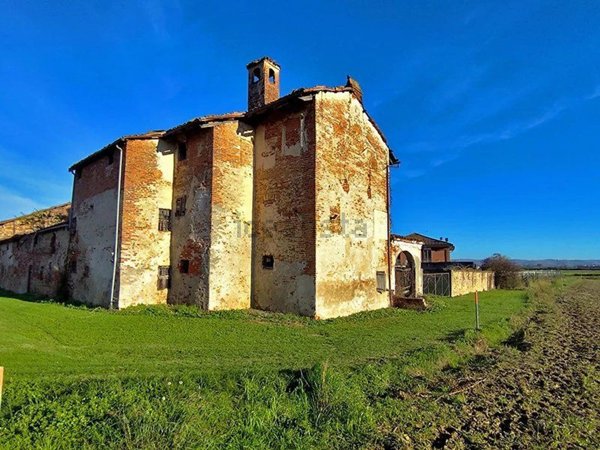 casale in vendita a Bene Vagienna in zona Podio