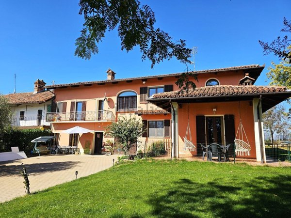 casale in vendita a Bene Vagienna in zona San Bernardo