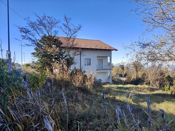 casa indipendente in vendita a Benevello