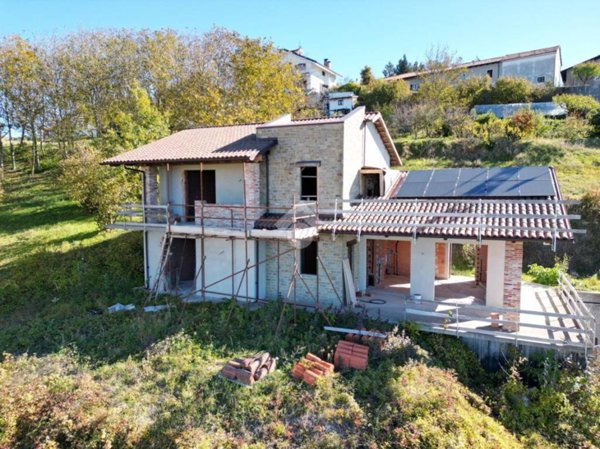 casa indipendente in vendita a Benevello