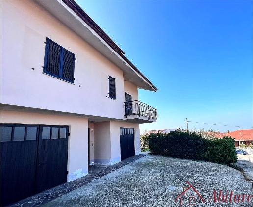 casa indipendente in vendita a Benevello