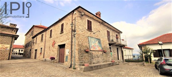 casa indipendente in vendita a Bergolo