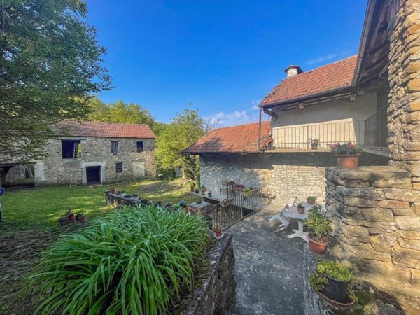casa indipendente in vendita a Bergolo