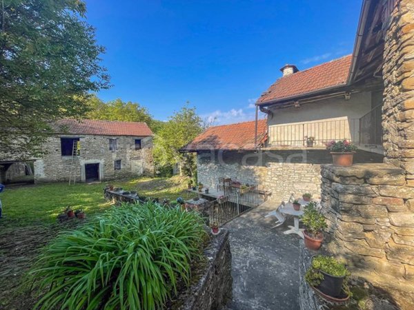 casa indipendente in vendita a Bergolo