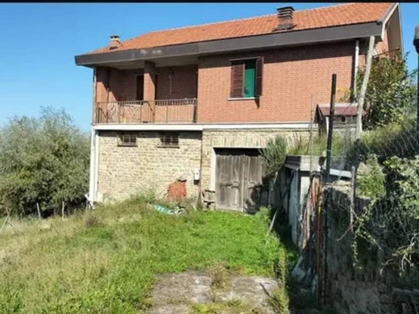 casa indipendente in vendita a Bergolo