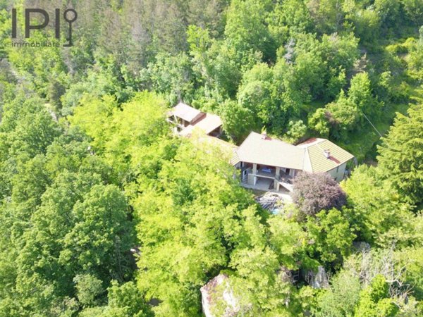 casa indipendente in vendita a Bergolo