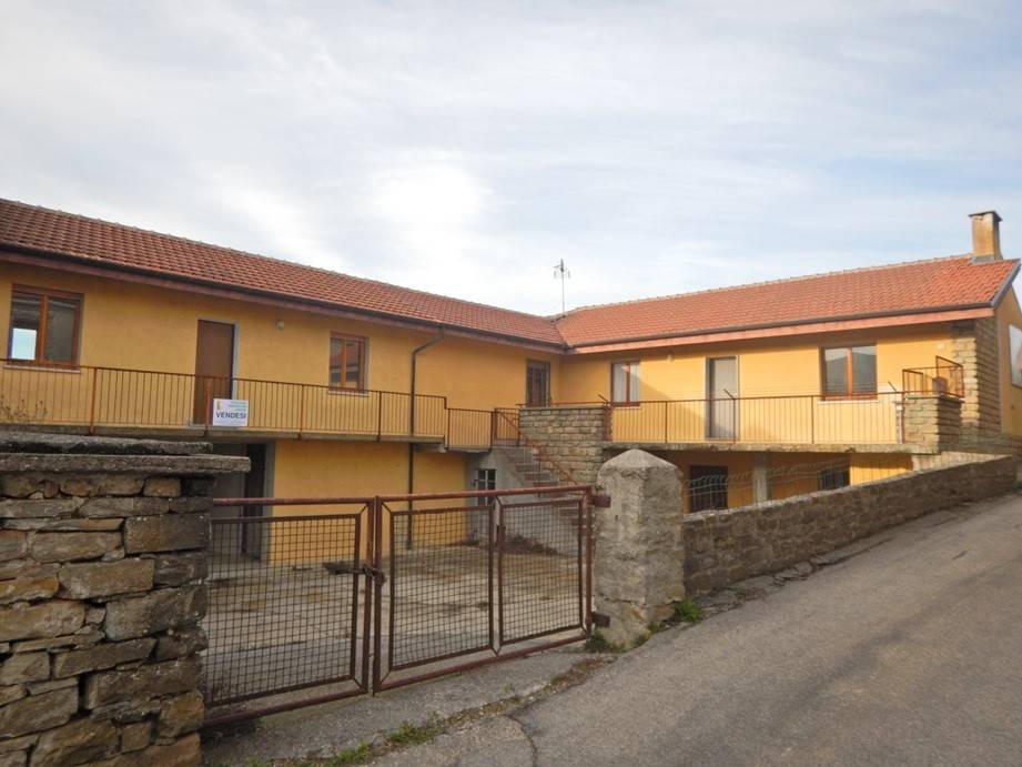 casa indipendente in vendita a Bergolo