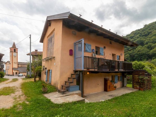 casa indipendente in vendita a Bernezzo in zona Sant'Anna