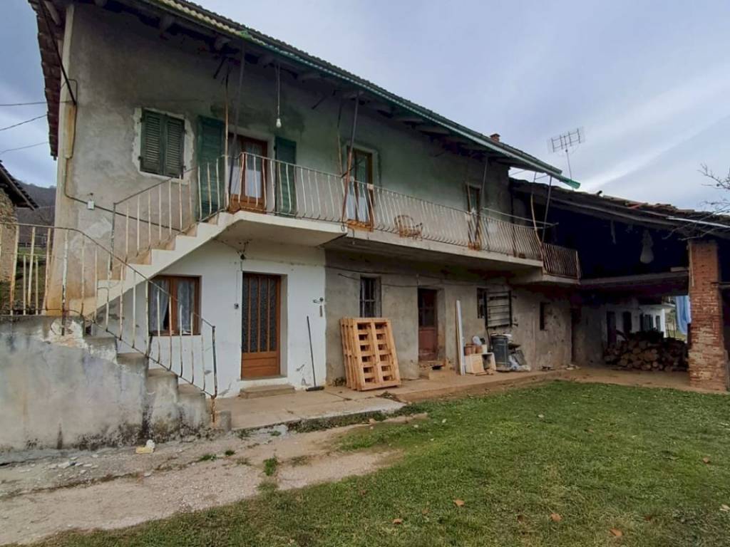 casa indipendente in vendita a Bernezzo in zona Sant'Anna