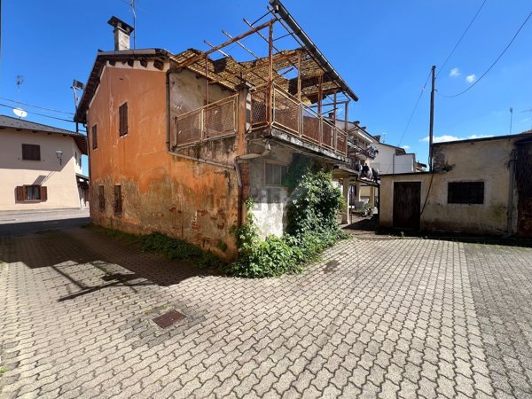 casale in vendita a Bernezzo in zona San Rocco