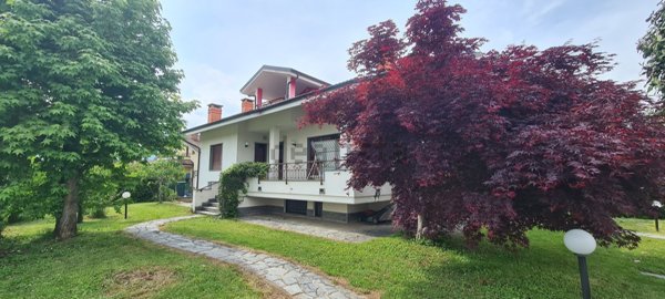 casa indipendente in vendita a Bernezzo