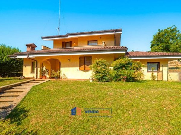 casa indipendente in vendita a Bernezzo