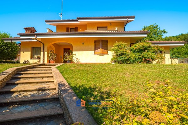 casa indipendente in vendita a Bernezzo