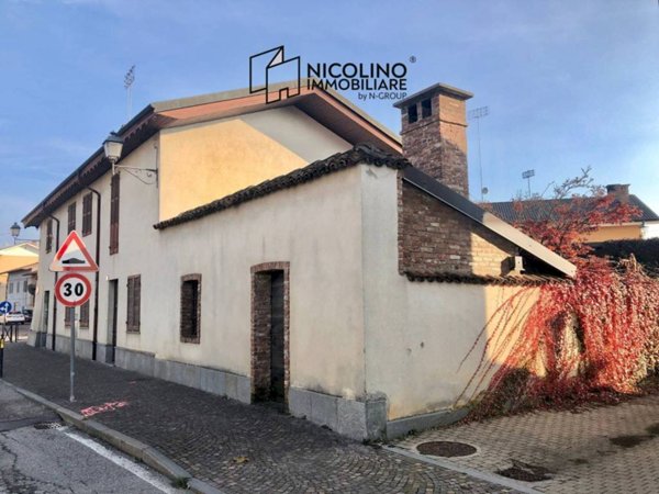 casale in vendita a Bernezzo in zona San Rocco