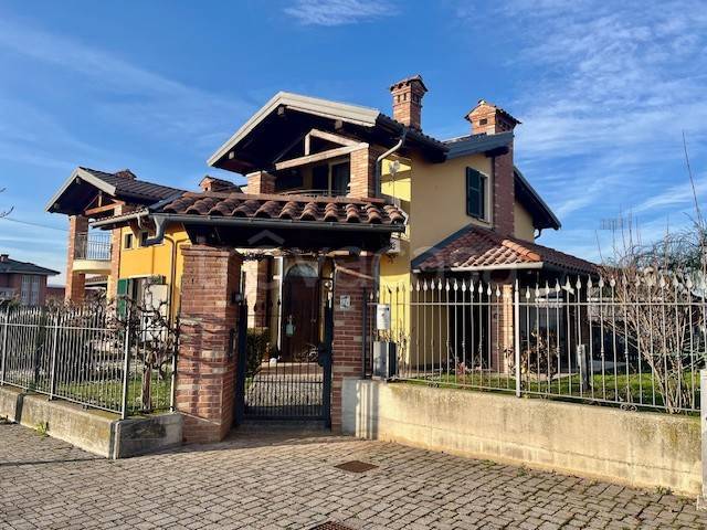 casa indipendente in vendita a Bernezzo in zona San Rocco