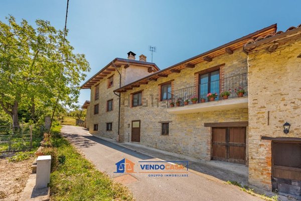 casa semindipendente in vendita a Bonvicino