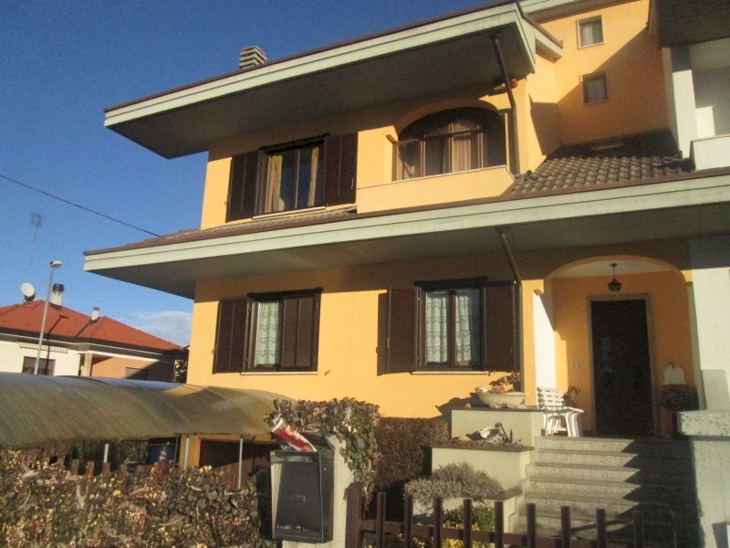 casa indipendente in vendita a Borgo San Dalmazzo