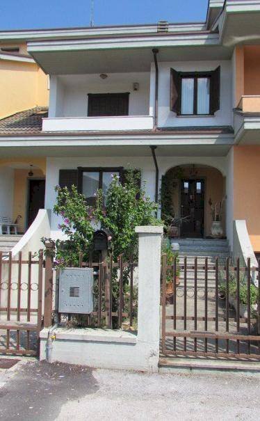 casa indipendente in vendita a Borgo San Dalmazzo