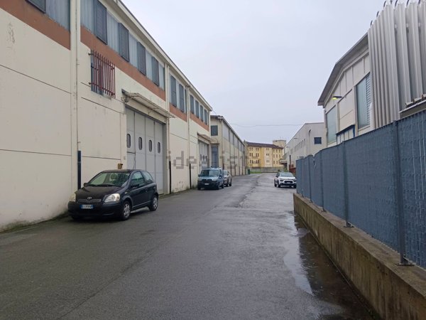 capannone in vendita a Borgo San Dalmazzo