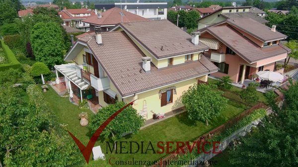 casa indipendente in vendita a Borgo San Dalmazzo