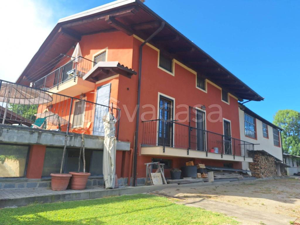 casa indipendente in vendita a Borgo San Dalmazzo